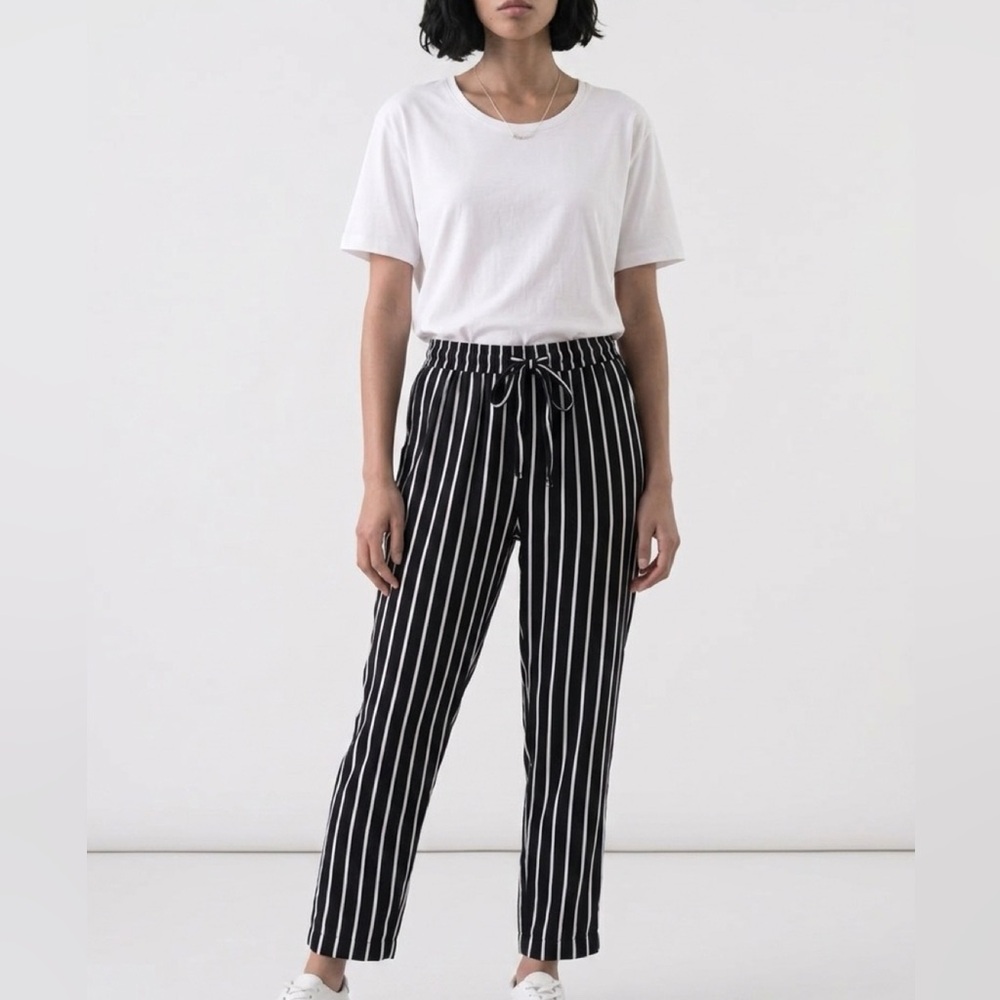 Women's Pants Black & White Stripe Made By Nadine West Sz 2X *NWT*